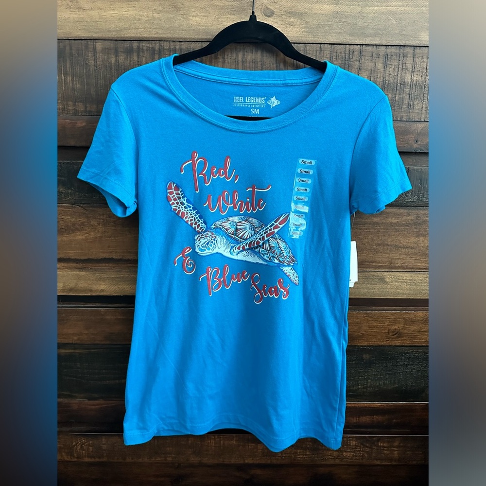 NWT Reel Legends “Red, White & Blue Seas” Sea Turtle Women’s Tshirt